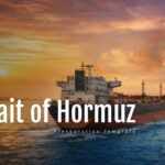 Plantilla del Estrecho de Ormuz: diapositiva de título con un buque petrolero al atardecer, texto de título grande en blanco sobre fondo marítimo.